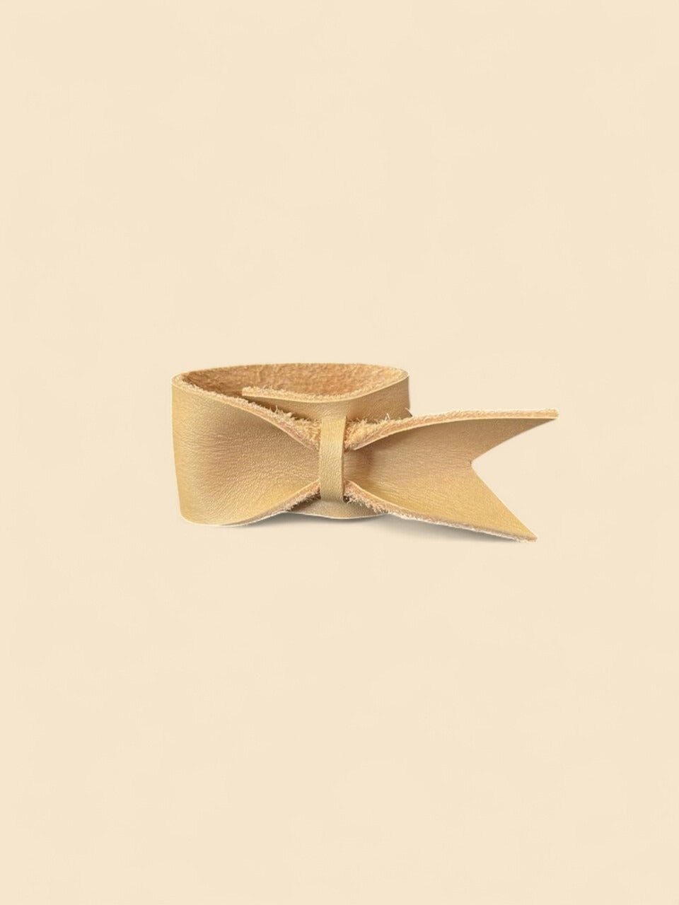 Ngozi Collection oat leather bow napkin ring